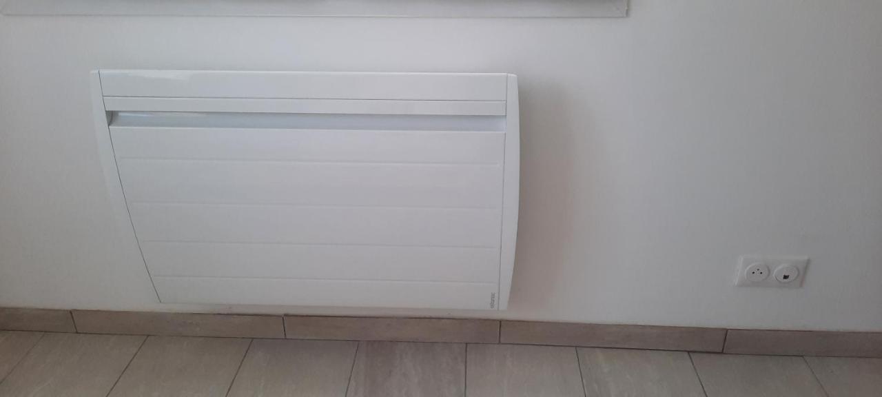 Studio Parking Gratuit Sur Place Claye Souilly ภายนอก รูปภาพ