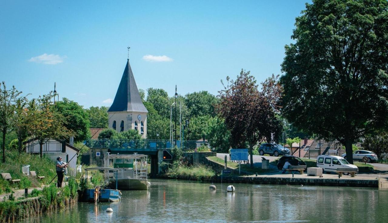 Studio Parking Gratuit Sur Place Claye Souilly ภายนอก รูปภาพ